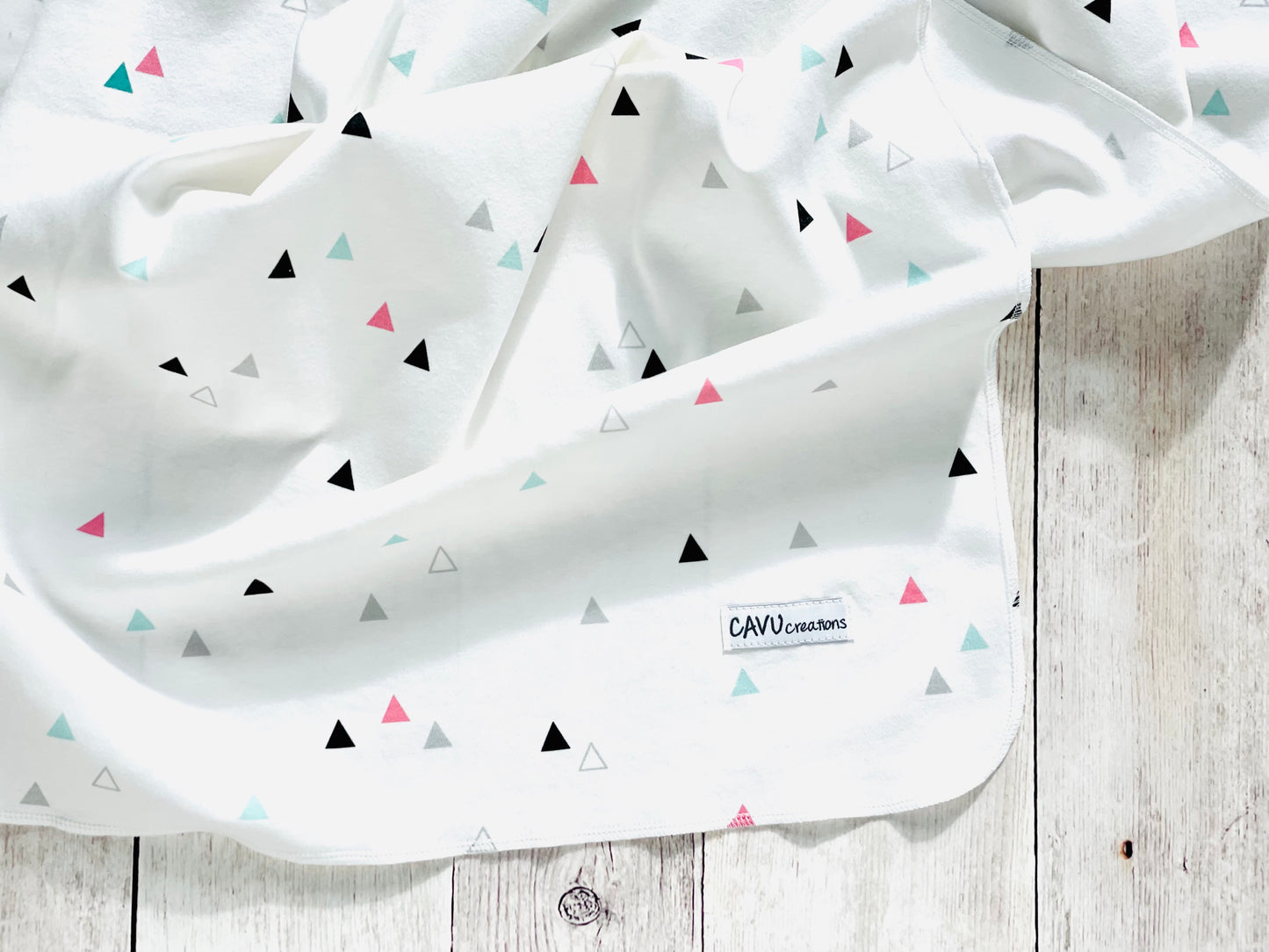 Triangle Confetti Organic Swaddling Blanket - White / Pink / Teal / Mint / Black / Gray