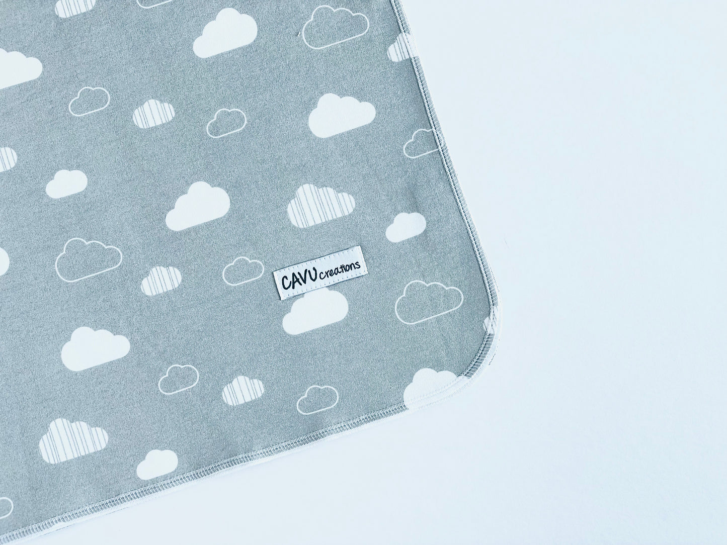 Clouds Organic Swaddling Blanket - White / Gray